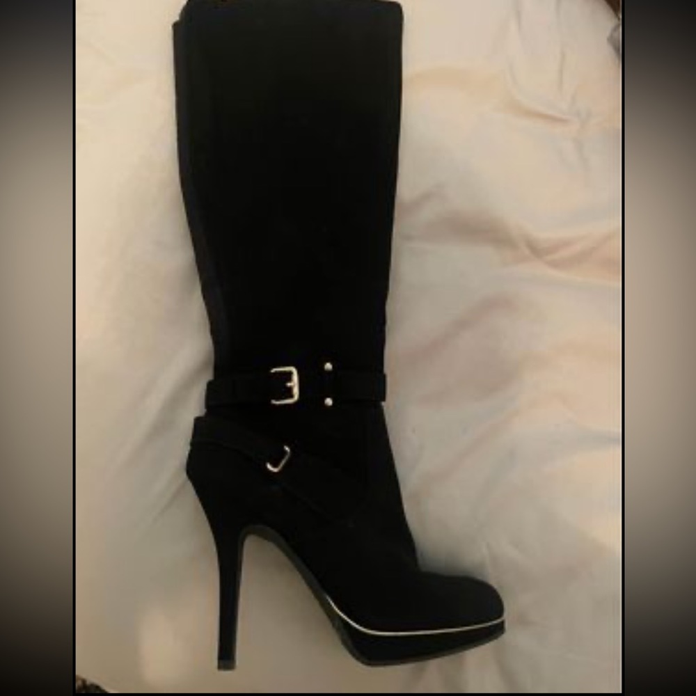Gorgeous Andiamo Black Suede Heeled Boots